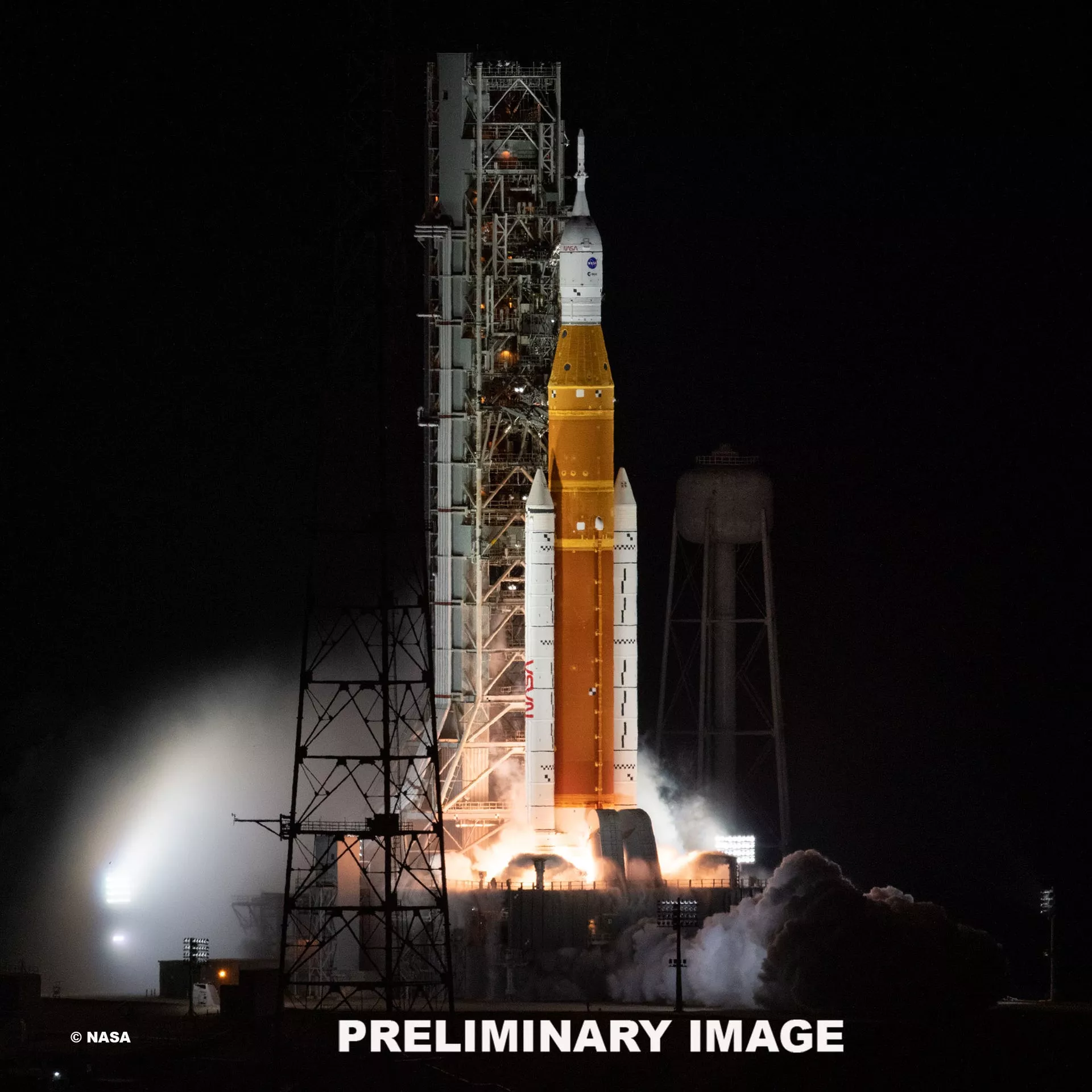 03760 NASA Artemis Space Launch System (SLS) Model Kit