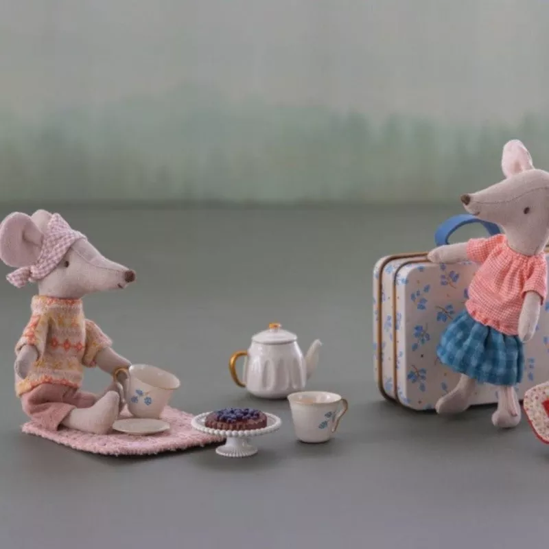 Afternoon Treat, Mouse – Blue Madelaine