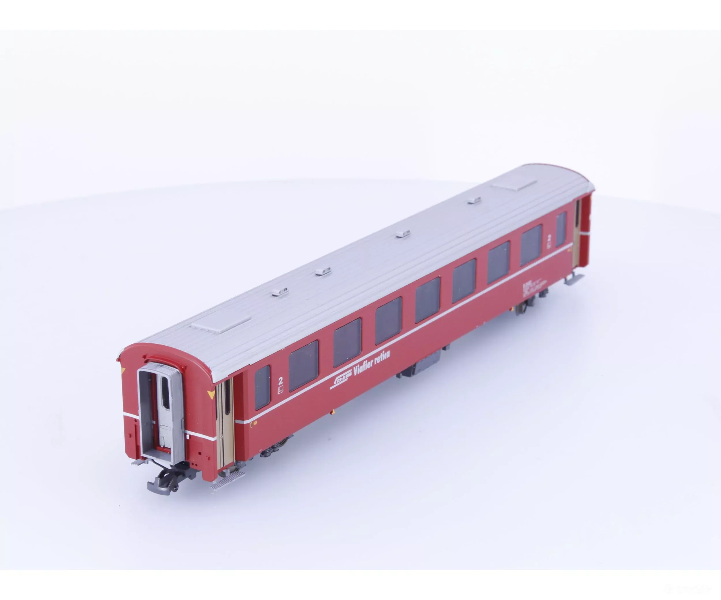 Bemo 3240132 HOm RhB 2nd Class Passenger Car B2422 (2nd Hand)