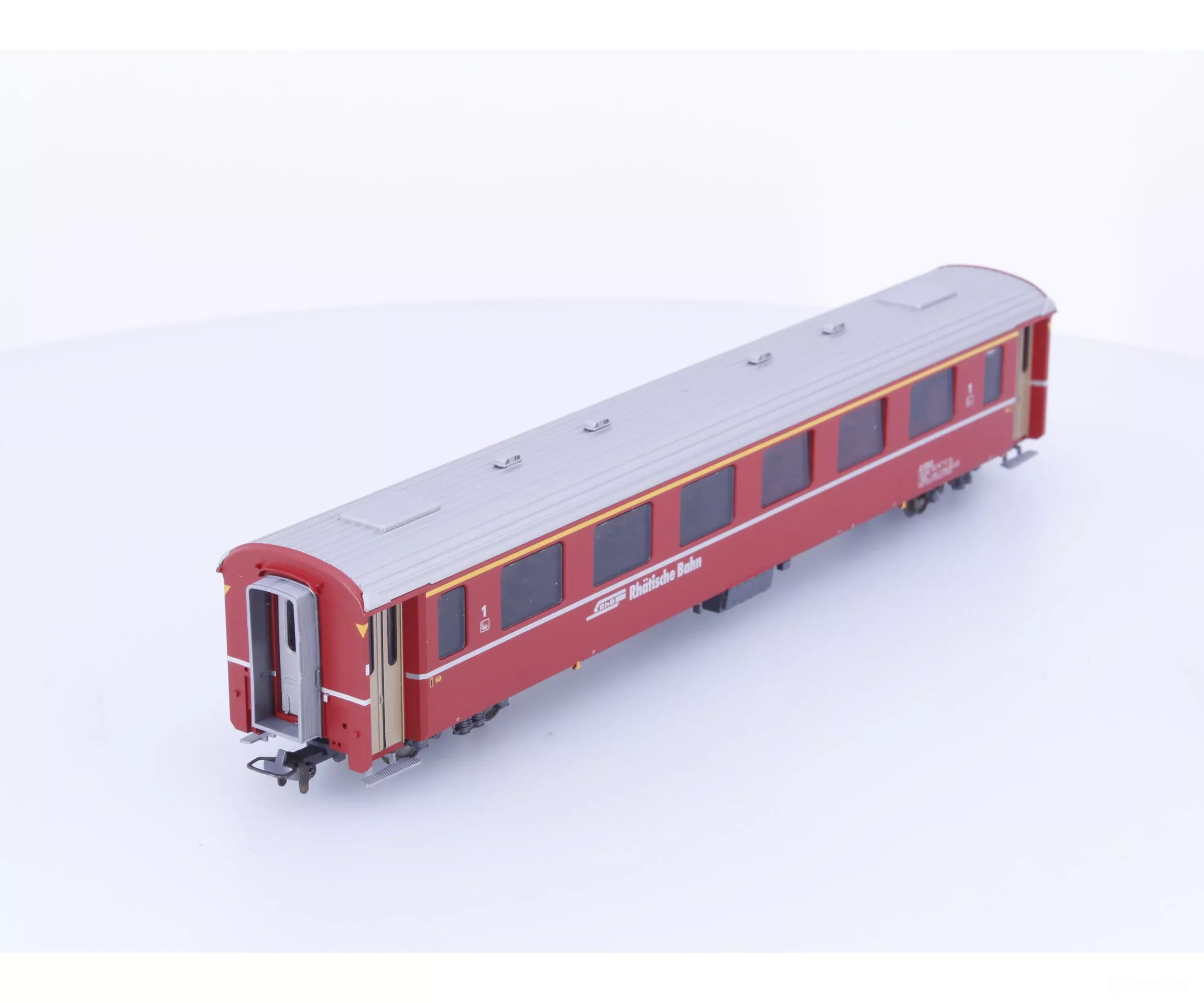 Bemo 3242133 HOm RhB 1st Class Passenger Car EW II A1263 (2nd Hand)