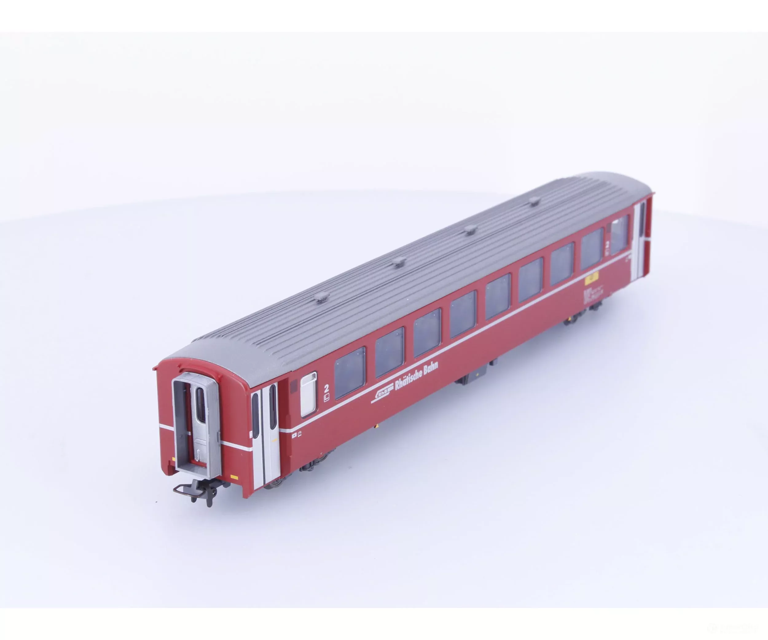 Bemo 3243126 HOm RhB 2nd Class Add-on Passenger Car B2411 (2nd Hand)