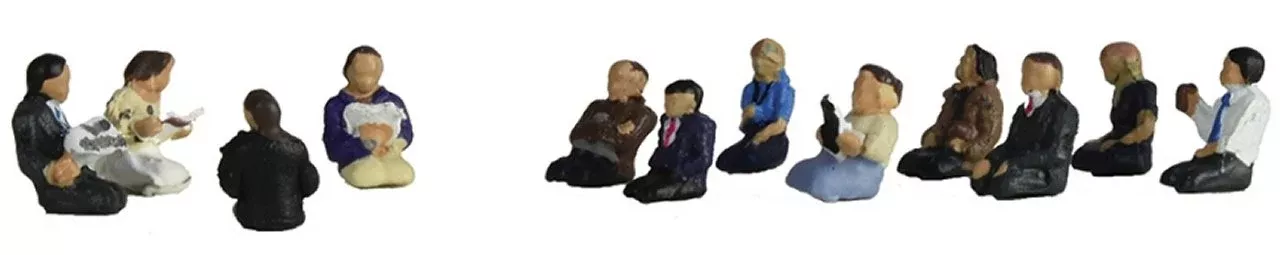 Graham Farish 12 Seated Coach Passengers