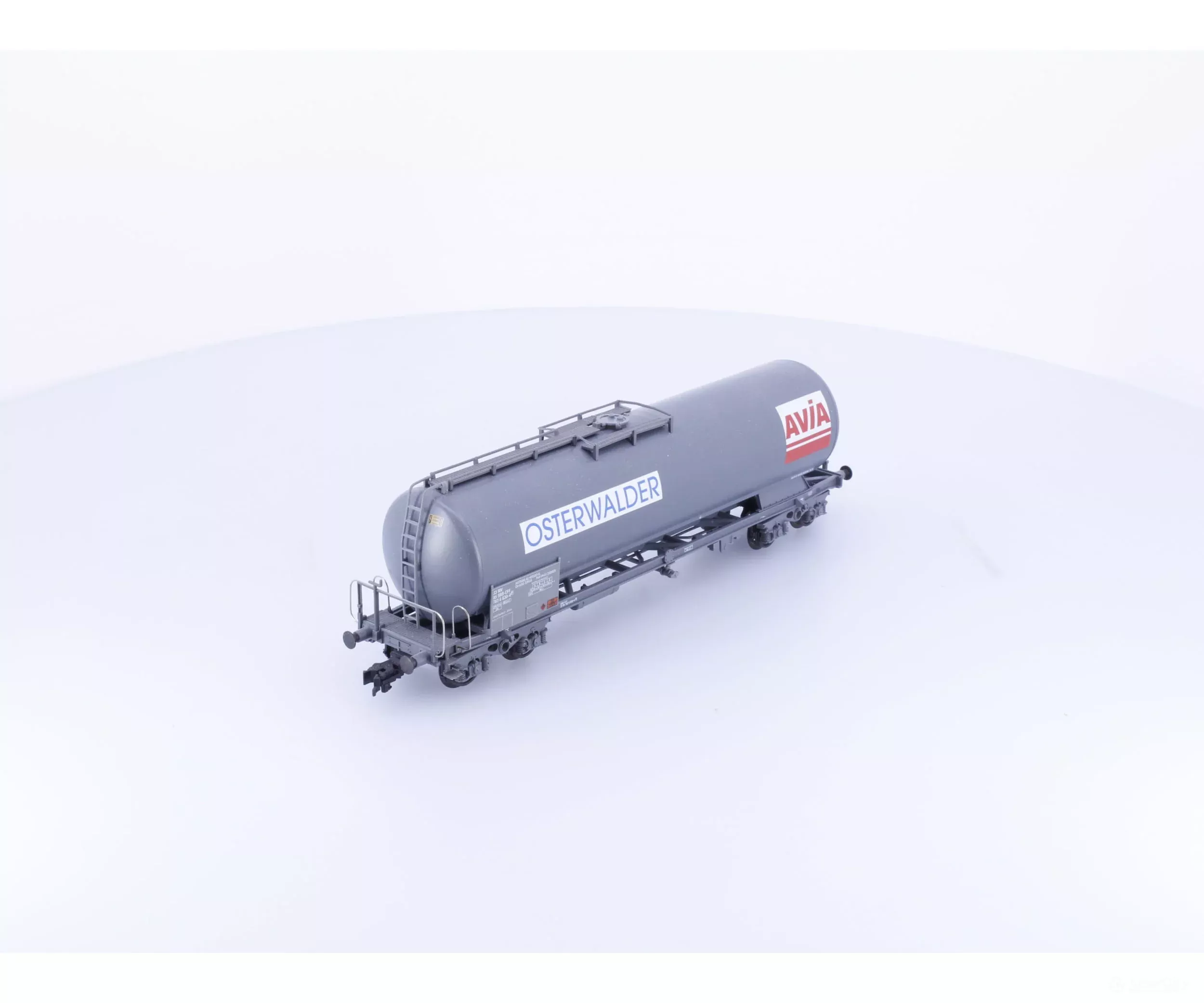 HAG 382 HO SBB-CFF-FFS Tank Car AVIA 830-4 (2nd Hand)
