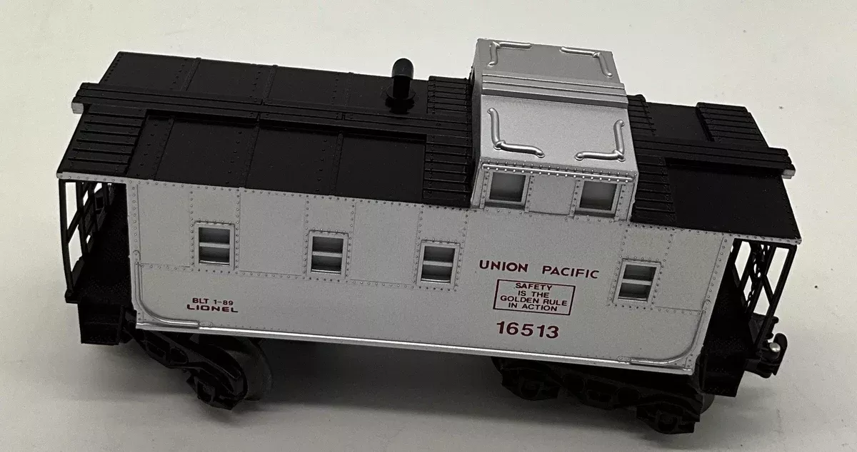 Lionel 6-16513 O SCALE UNION PACIFIC SQUARE WINDOW CABOOSE WITH LIGHTED INTERIOR Like New