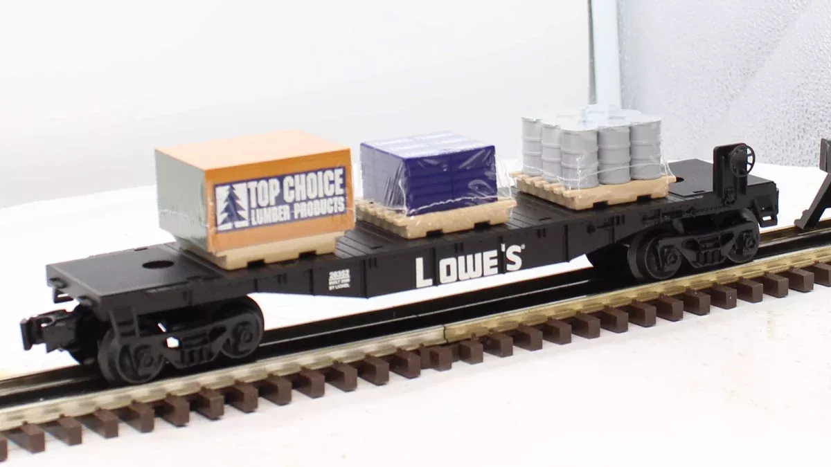 Lionel 6-26352 LOWES Flatcar TRAINMAN O Scale Like New