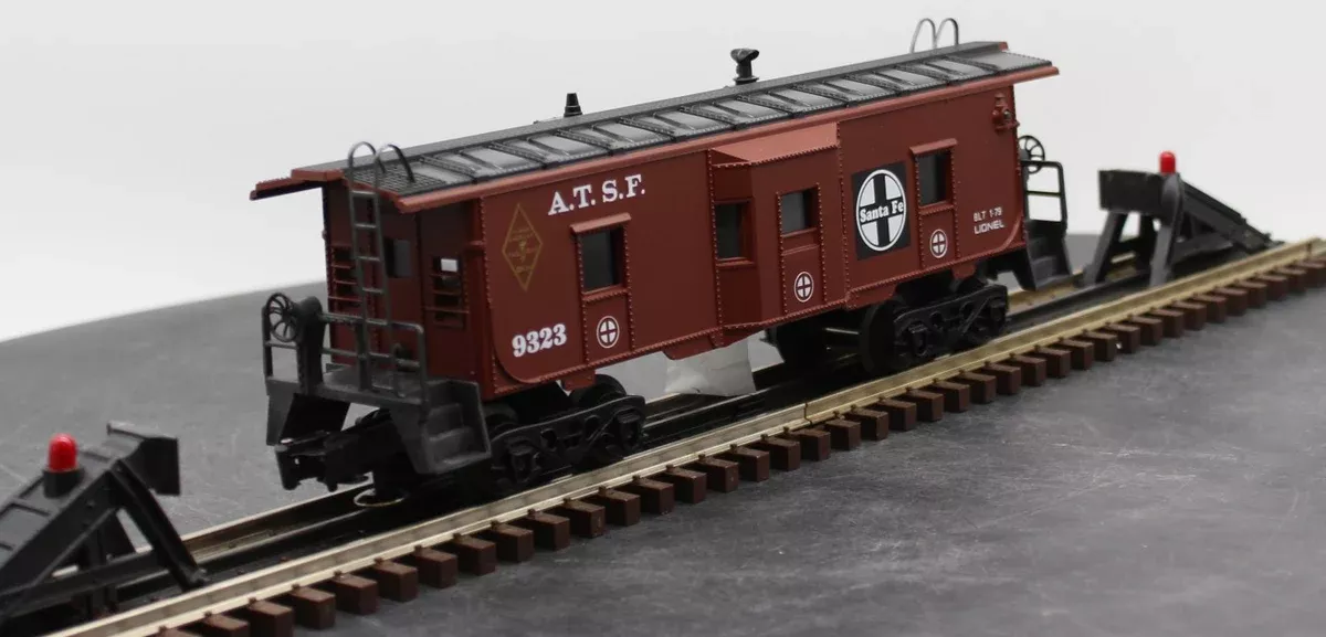 Lionel 6-9323 Atchison Topeka Santa Fe Bay Window Caboose O SCALE Like New