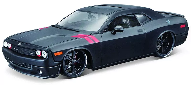 Maisto 32529FBK 1/24 Scale 2008 Dodge Chalenger Srt8