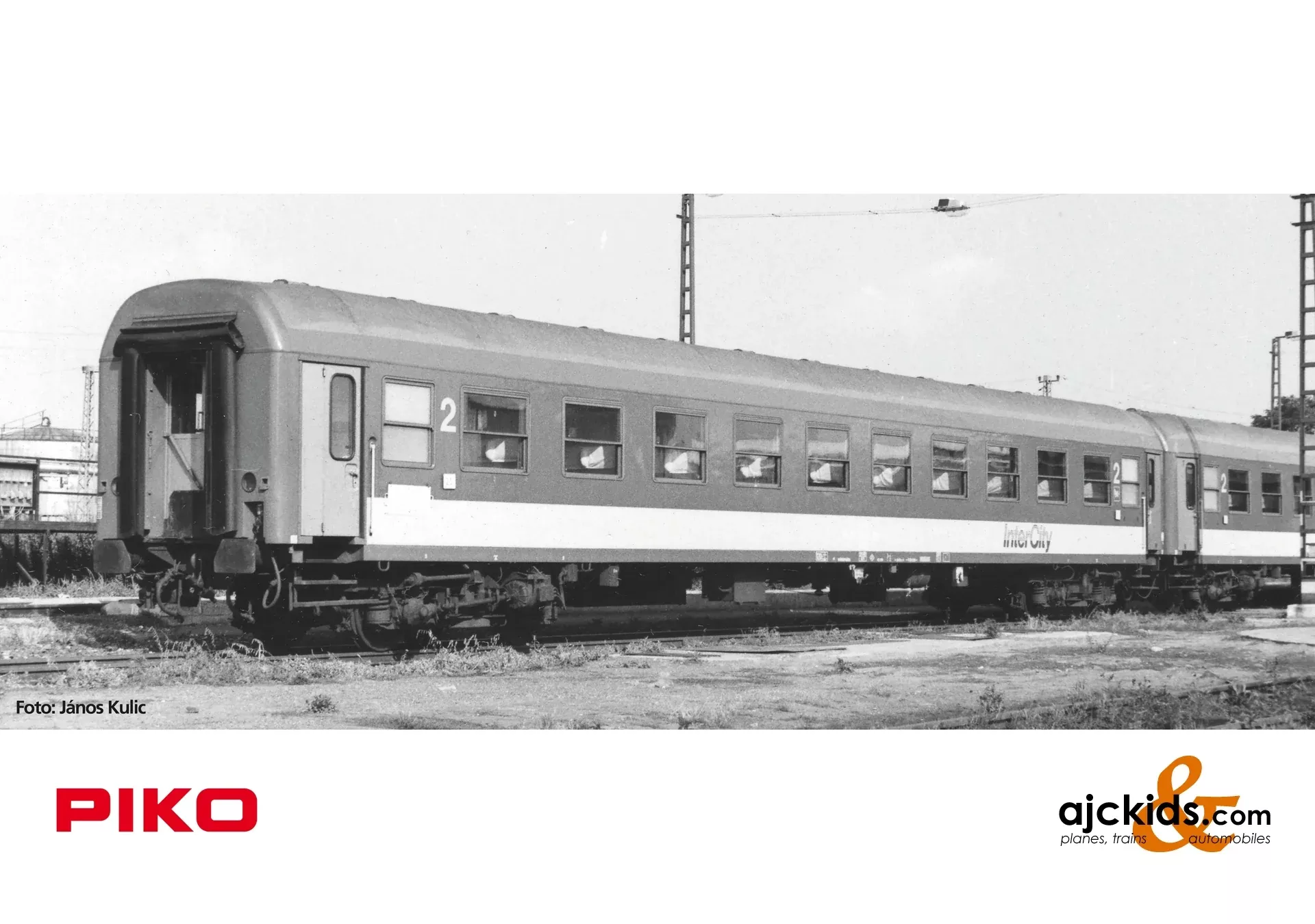 Piko 97628 - 2nd Cl. Passenger Car w/IC Lettering MAV V 2nd Car #