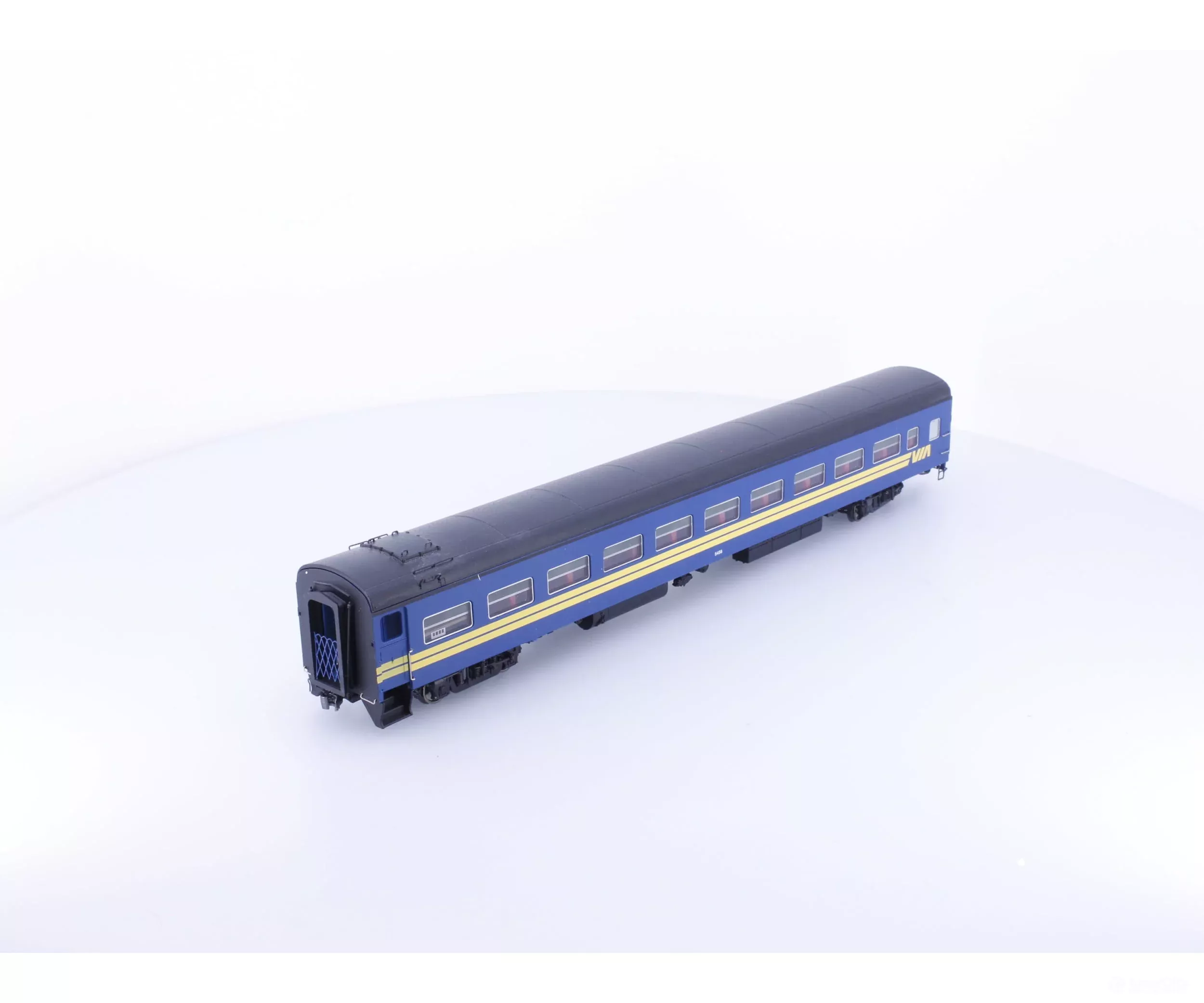 Rapido 100003 HO Lightweight Coach Via Rail (VIA) 5458 (2nd Hand)