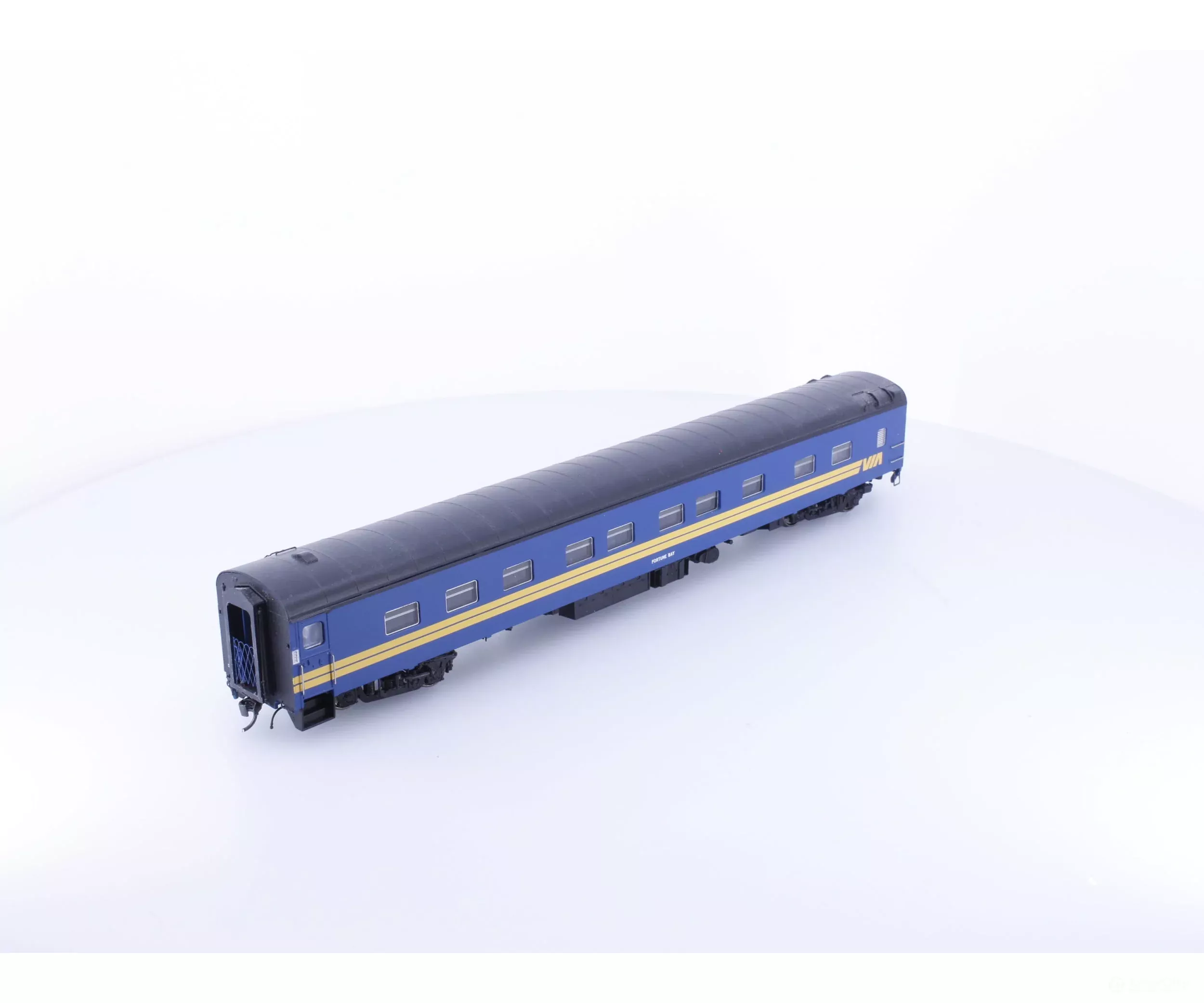 Rapido 104006 HO Bay Sleeper Via Rail (VIA) Fortune Bay (2nd Hand)
