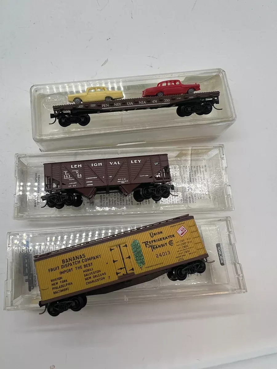 Set of 3 Assorted Freight Cars 001 — PRR Flatcar w autos, Lehigh valley hopper, bananas reefer N SCALE Like New