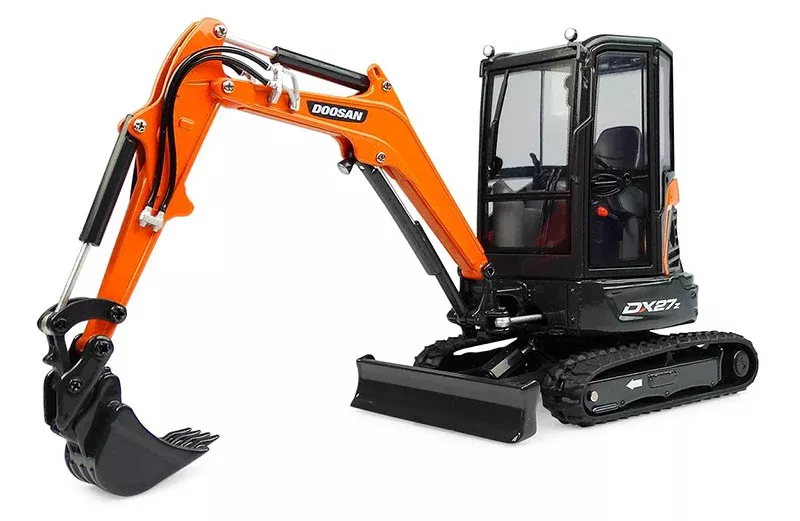 Universal Hobbies 8141 1/25 Scale Doosan DX27Z Mini Excavator