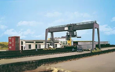 Vollmer 45624 HO Scale Overhead Crane — 10 x 4-3/4 x 6-1/2″25.5 x 12 x 16.5cm