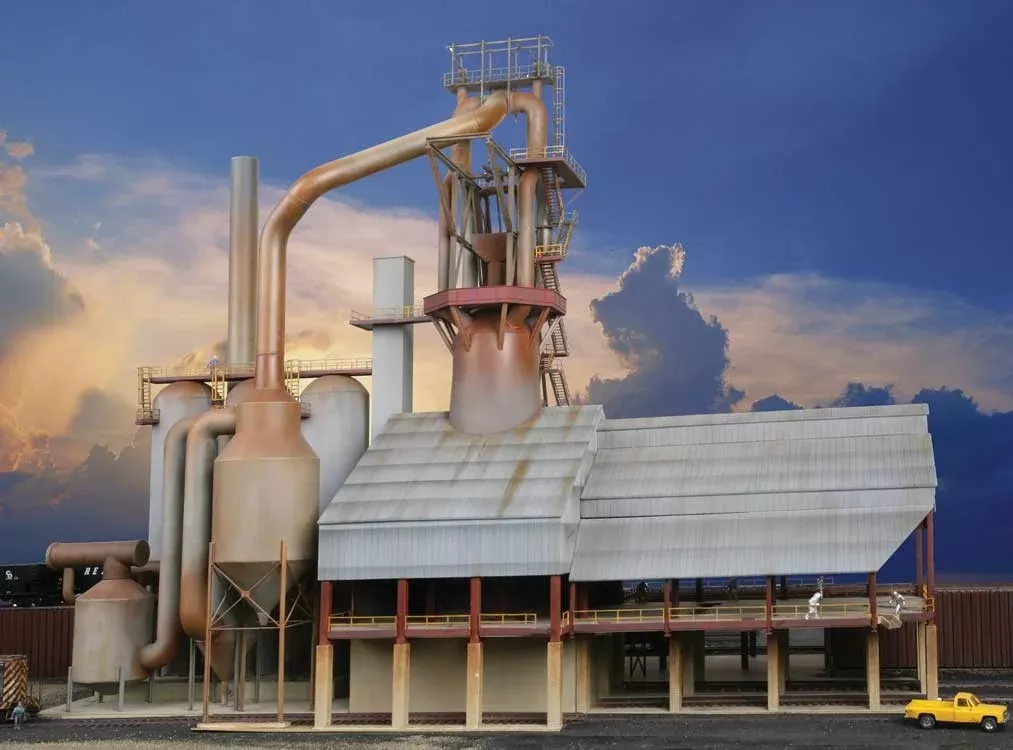 Walthers 933-4600 HO Scale Blast Furnace Kit