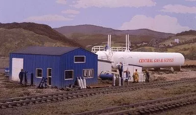 Walthers Cornerstone 933-3011 HO Scale Central Gas & Supply — Kit